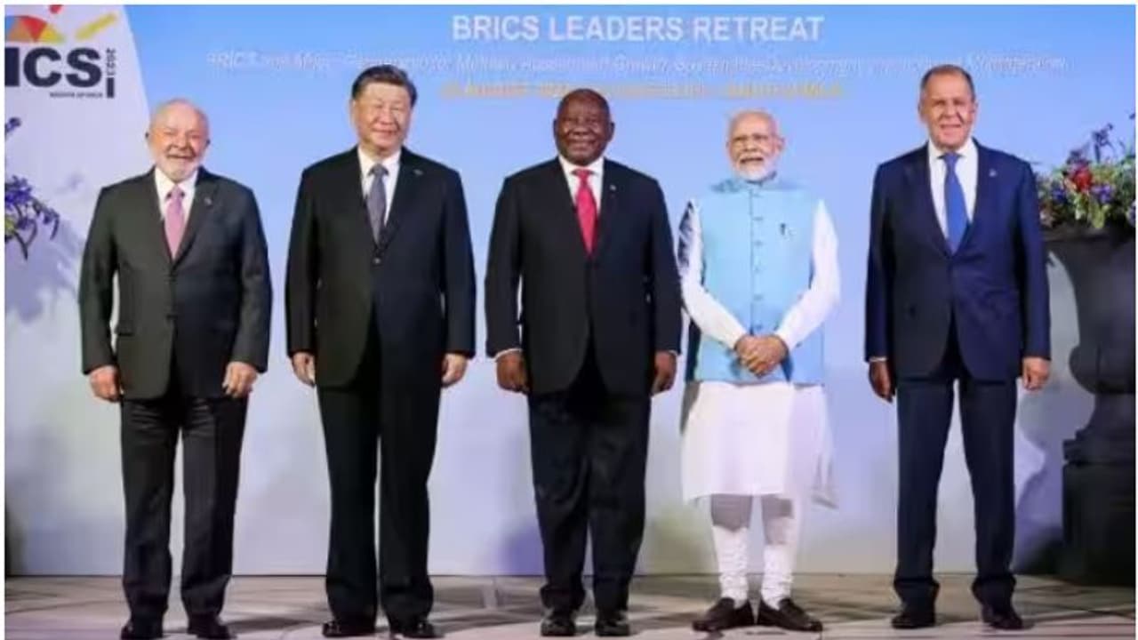 ബ്രിക്സ് കൂട്ടായ്മ; അംഗമാകാന് യുഎഇ, സൗദി അറേബ്യ ഉള്പ്പെടെ ആറ് രാജ്യങ്ങൾക്ക് കൂടി ക്ഷണം ബ്രിക്സ് കൂട്ടായ്മ; അംഗമാകാന് യുഎഇ, സൗദി അറേബ്യ ഉള്പ്പെടെ ആറ് രാജ്യങ്ങൾക്ക് കൂടി ക്ഷണം