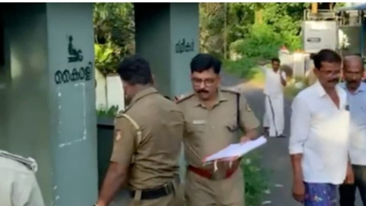 തൊഴിലുടമയെ വെട്ടി ഇതര സംസ്ഥാന തൊഴിലാളി; ആക്രമണം ബസ് കാത്തു നില്‍ക്കുന്നതിനിടെ