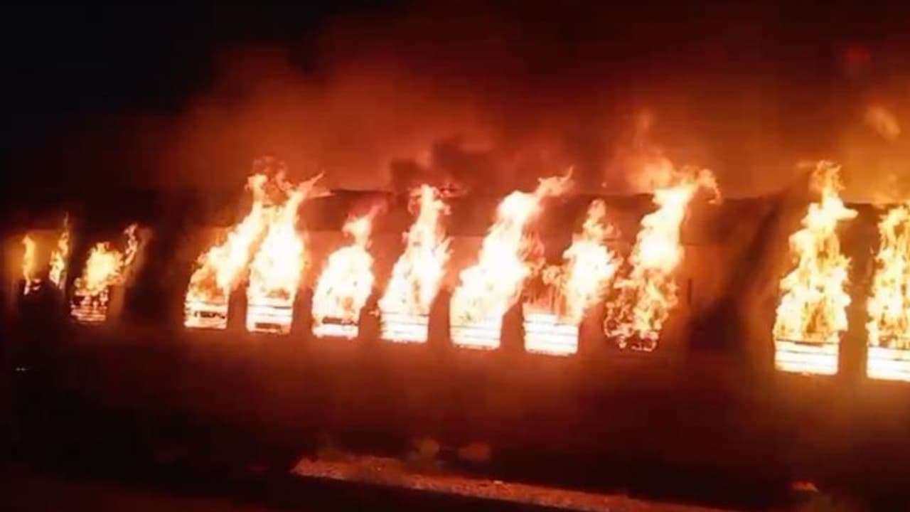 At least 9 dead after fire breaks out in tourist train near Madurai station; Rs 10 lakh ex gratia announced