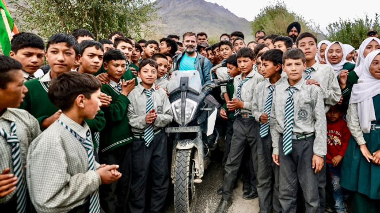 മോദി പറഞ്ഞത് കള്ളം, ചൈന ഇന്ത്യയുടെ ഭൂമി കയ്യേറിയെന്ന് ആവര്ത്തിച്ച് രാഹുല് മോദി പറഞ്ഞത് കള്ളം, ചൈന ഇന്ത്യയുടെ ഭൂമി കയ്യേറിയെന്ന് ആവര്ത്തിച്ച് രാഹുല്