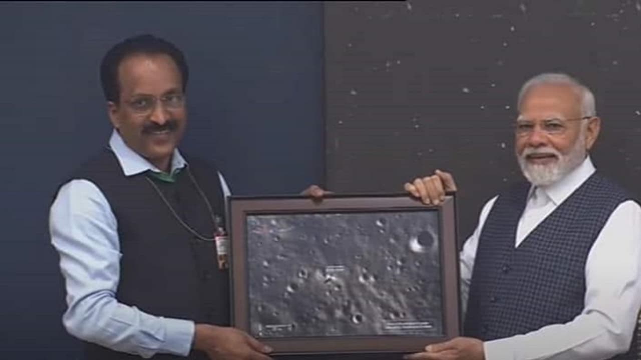 ಚಂದ್ರನ ಹಿಂದೂ ರಾಷ್ಟ್ರ ಎಂದು ಘೋಷಿಸಿ, ಶಿವಶಕ್ತಿ ಪಾಯಿಂಟ್ ರಾಜಧಾನಿ ಮಾಡಿ, ಪ್ರಧಾನಿಗೆ ಮನವಿ!