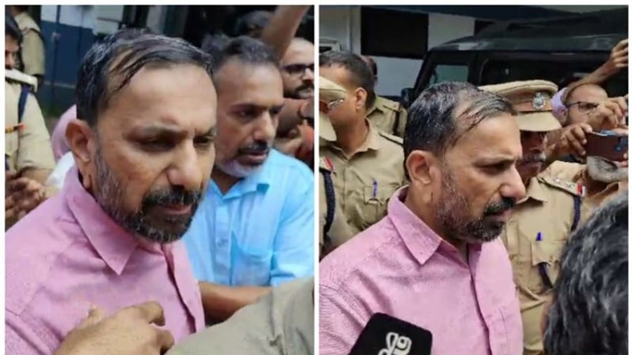 പാലാരിവട്ടം പൊലീസ് ചുമത്തിയ വയര്ലെസ് സന്ദേശം ചോര്ത്തിയെന്ന കേസിൽ ഷാജന് സ്കറിയക്ക് ജാമ്യം പാലാരിവട്ടം പൊലീസ് ചുമത്തിയ വയര്ലെസ് സന്ദേശം ചോര്ത്തിയെന്ന കേസിൽ ഷാജന് സ്കറിയക്ക് ജാമ്യം