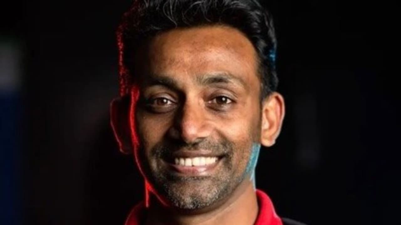 സോണി ചെറുവത്തൂര് അറ്റ് 45; പിറന്നാള് നിറവില് കേരളത്തിന്റെ കപില് ദേവ്, അപൂര്വ ഹാട്രിക്കടക്കം കരിയറിലൂടെ സോണി ചെറുവത്തൂര് അറ്റ് 45; പിറന്നാള് നിറവില് കേരളത്തിന്റെ കപില് ദേവ്, അപൂര്വ ഹാട്രിക്കടക്കം കരിയറിലൂടെ