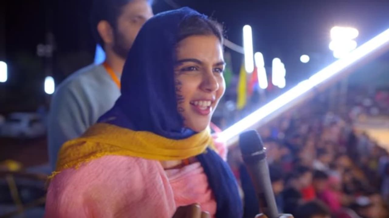 ഫുട്ബോള്‍ കമന്‍ററിയുമായി കല്യാണി പ്രിയദര്‍ശന്‍; 'ശേഷം മൈക്കിൽ ഫാത്തിമ' ടീസര്‍