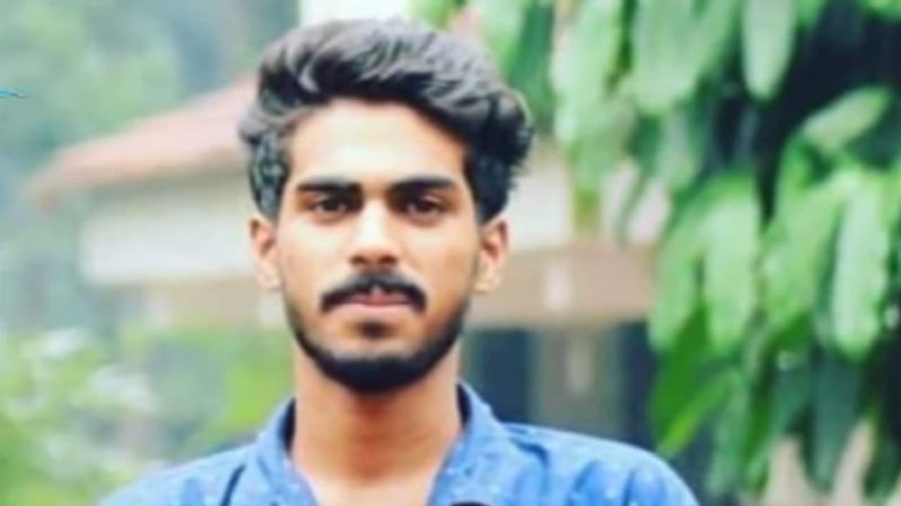 വിദ്യാര്ഥിനിയെ പീഡിപ്പിച്ച ശേഷം വീട്ടില് പൂട്ടിയിട്ടു; യുവാവ് അറസ്റ്റില് വിദ്യാര്ഥിനിയെ പീഡിപ്പിച്ച ശേഷം വീട്ടില് പൂട്ടിയിട്ടു; യുവാവ് അറസ്റ്റില്