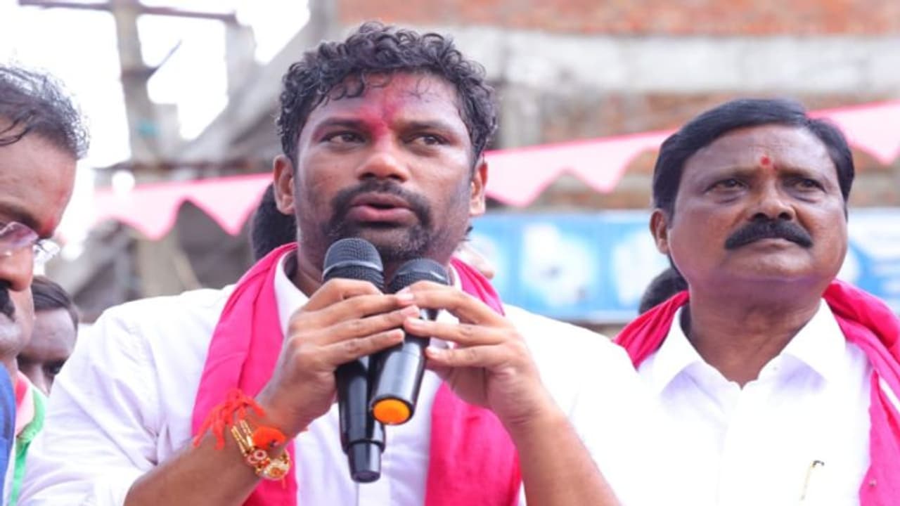 Balka Suman: బాల్క సుమన్కు మంచిర్యాల పోలీసుల నోటీసులు.. ఆయన స్పందన ఇదే Balka Suman: బాల్క సుమన్కు మంచిర్యాల పోలీసుల నోటీసులు.. ఆయన స్పందన ఇదే