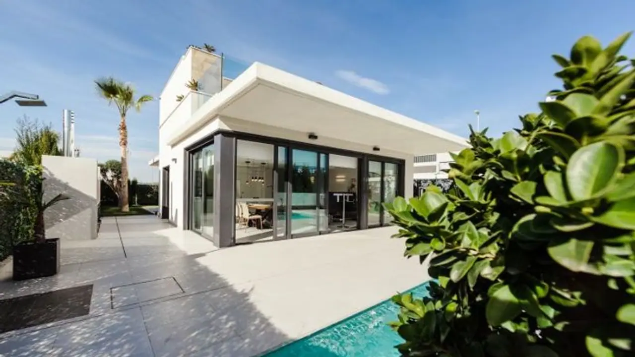 Home Decor: Want a Mediterranean look to your house? Here are some expert tips