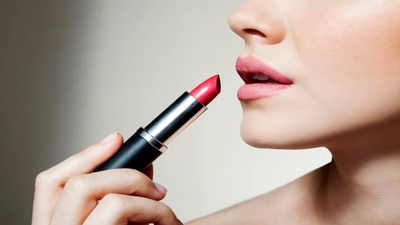 ಅತ್ತೆ ತನ್ನ ಮೇಕಪ್ ಬಳಸುತ್ತಾರೆಂದು ಪತಿಗೆ ವಿಚ್ಚೇದನ ಕೊಡ ಹೊರಟ ಸೊಸೆ!