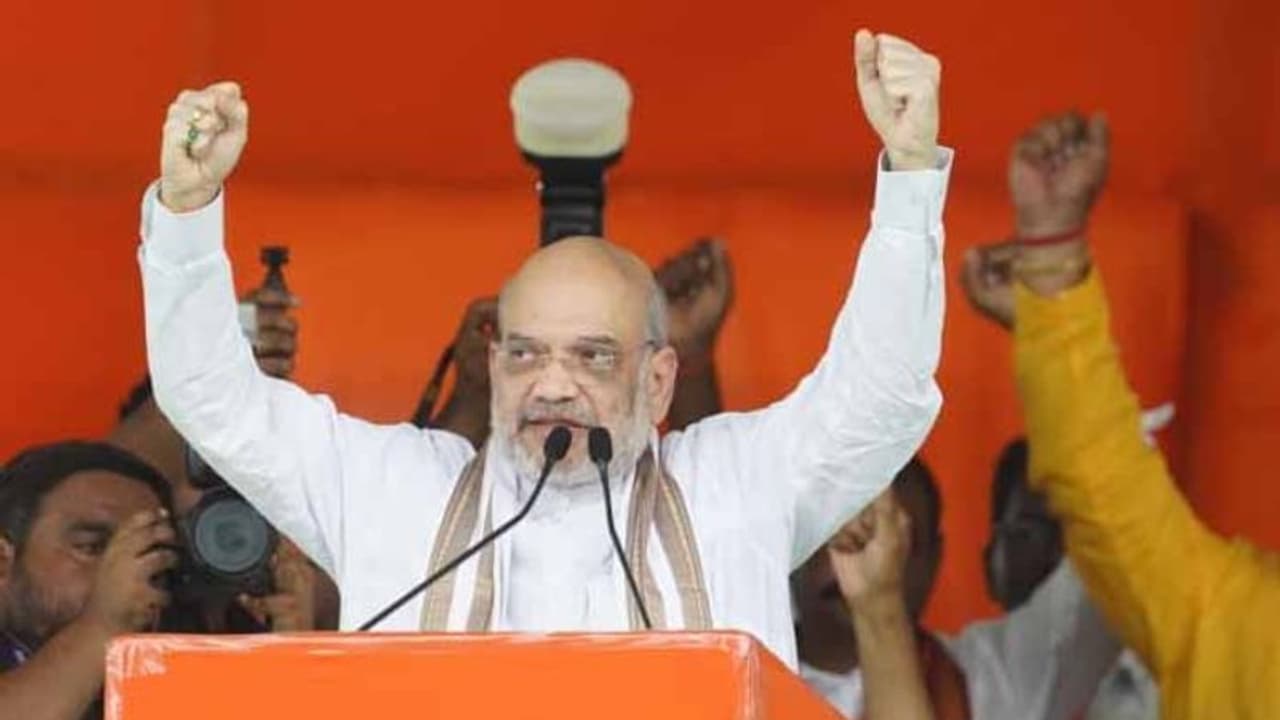 వచ్చే ఎన్నికల్లో తెలంగాణలో బీజేపీ సర్కార్: ఖమ్మంలో కేసీఆర్ పై అమిత్ షా ఫైర్ వచ్చే ఎన్నికల్లో తెలంగాణలో బీజేపీ సర్కార్: ఖమ్మంలో కేసీఆర్ పై అమిత్ షా ఫైర్