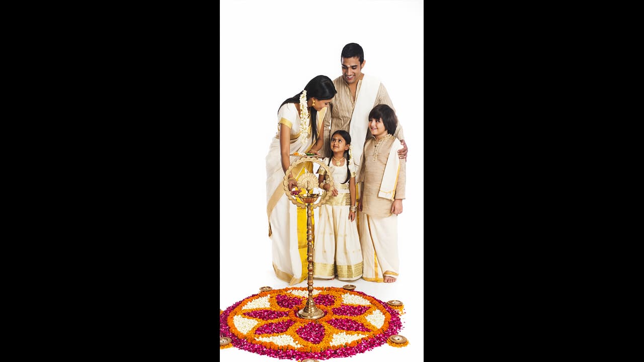 ஓணம் 2023: வரலாறு, முக்கியத்துவம், கொண்டாட்டங்கள் மற்றும் நீங்கள் தெரிந்து கொள்ள வேண்டிய அனைத்தும் இங்கே.. ஓணம் 2023: வரலாறு, முக்கியத்துவம், கொண்டாட்டங்கள் மற்றும் நீங்கள் தெரிந்து கொள்ள வேண்டிய அனைத்தும் இங்கே..