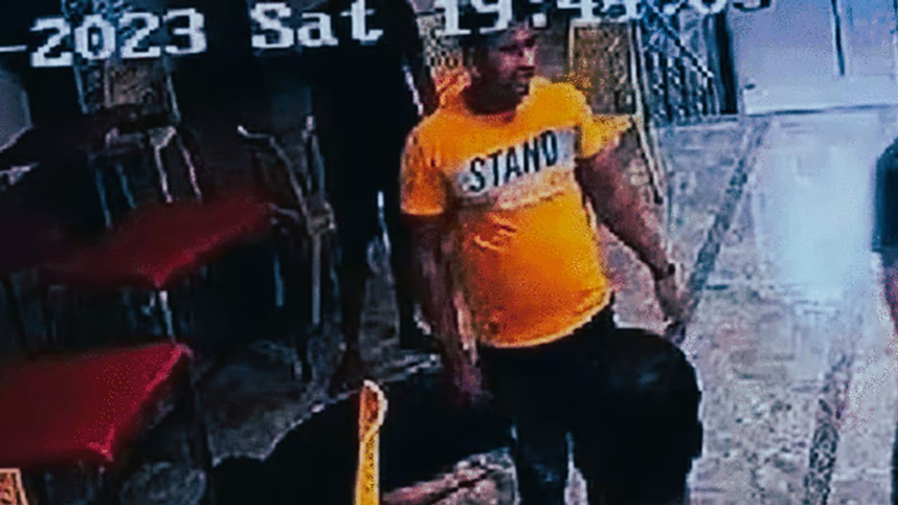 Gadar 2 ಮೂವಿ ನೋಡಲು ಹೋದ ಯುವಕ ಮಾಲ್ನಲ್ಲೇ ಹೃದಯಾಘಾತಕ್ಕೆ ಬಲಿ: ವಿಡಿಯೋ ವೈರಲ್ Gadar 2 ಮೂವಿ ನೋಡಲು ಹೋದ ಯುವಕ ಮಾಲ್ನಲ್ಲೇ ಹೃದಯಾಘಾತಕ್ಕೆ ಬಲಿ: ವಿಡಿಯೋ ವೈರಲ್