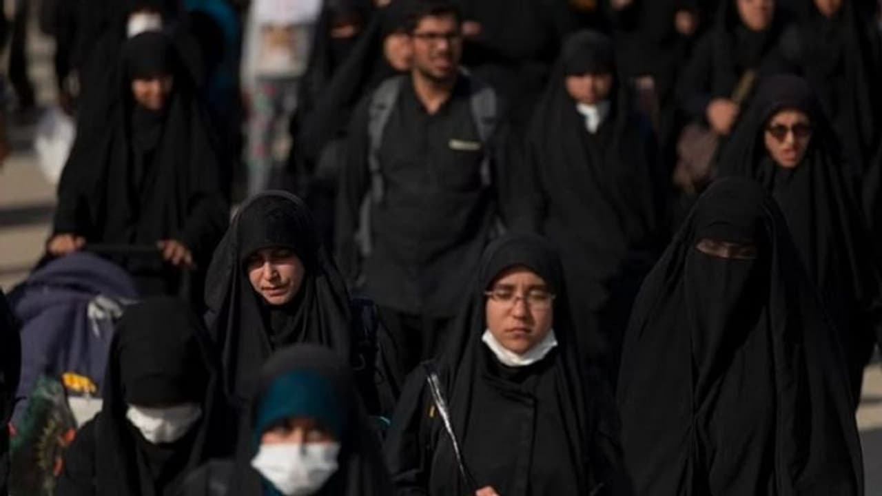 ಜಾತ್ಯತೀತ ಕಾನೂನು ಉಲ್ಲಂಘನೆ ಆರೋಪ: ಶಾಲೆಗಳಲ್ಲಿ ಮುಸ್ಲಿಂ ಉಡುಪುಗಳನ್ನು ನಿಷೇಧಿಸಿದ ಫ್ರಾನ್ಸ್‌ 