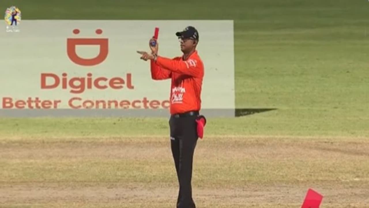 கிரிக்கெட் வரலாற்றில் முதல் முறையாக ரெட் கார்டு; பொல்லார்டு கோபம்; சுனில் நரைன் வெளியேற்றம்! கிரிக்கெட் வரலாற்றில் முதல் முறையாக ரெட் கார்டு; பொல்லார்டு கோபம்; சுனில் நரைன் வெளியேற்றம்!