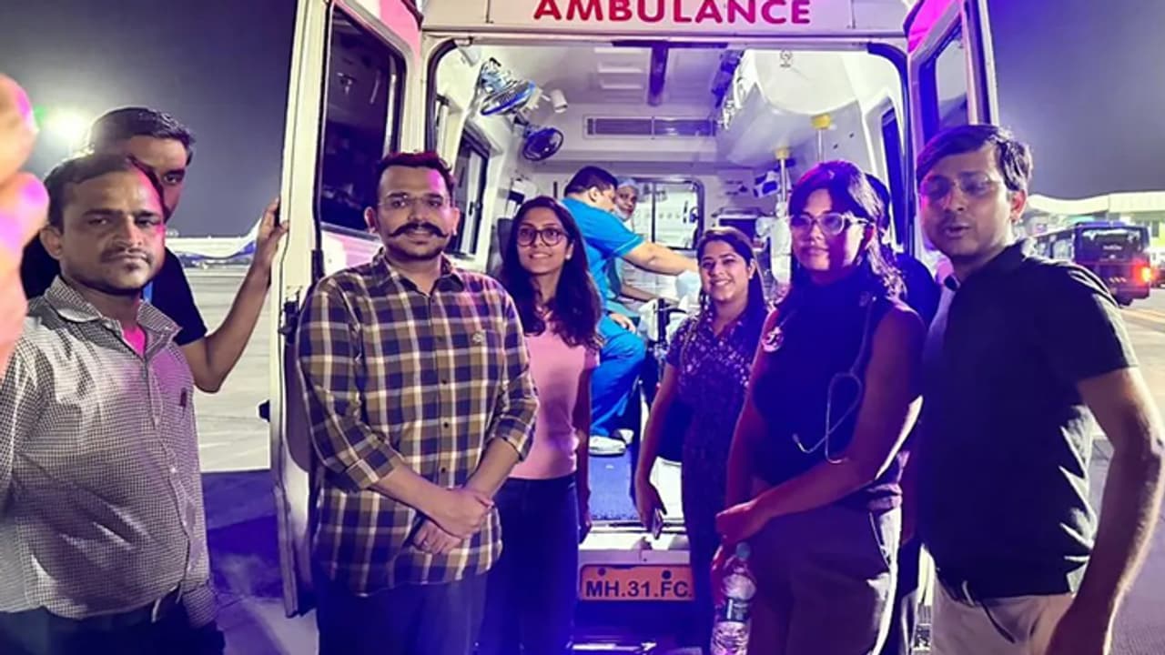 2 Year Girl Life Save 2 Year Girl Life Save