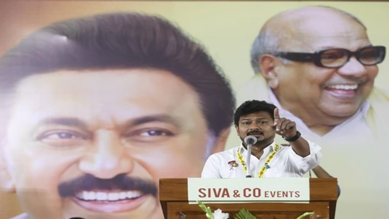 அதிமுக மாதிரி நாங்க பயப்பட மாட்டோம்: உதயநிதி ஸ்டாலின்! அதிமுக மாதிரி நாங்க பயப்பட மாட்டோம்: உதயநிதி ஸ்டாலின்!