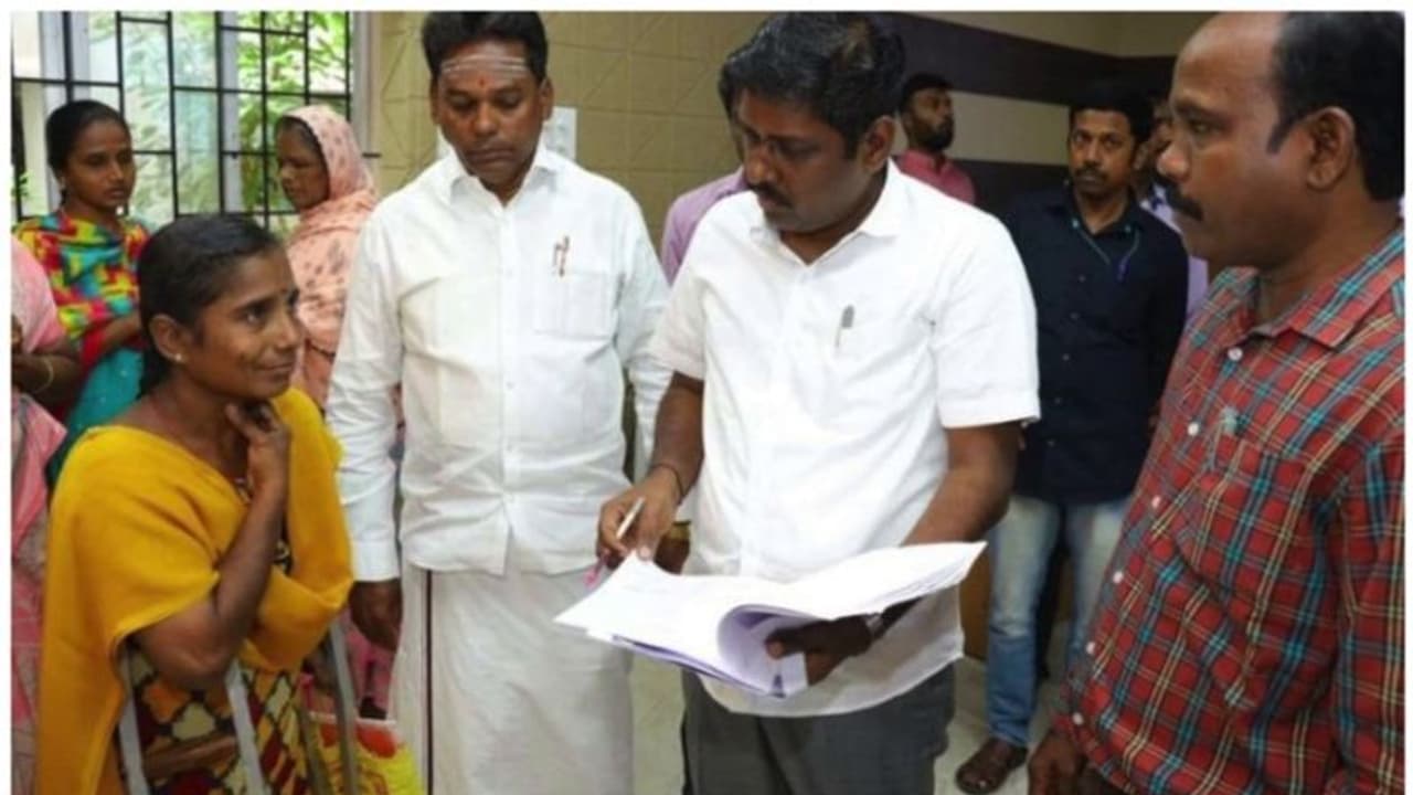  സ്കൂളിൽ ദളിത് സ്ത്രീ ഭക്ഷണം തയ്യാറാക്കുന്നതിൽ എതിർപ്പുമായി രക്ഷിതാക്കൾ; സംഭവം തമിഴ്നാട്ടിൽ 