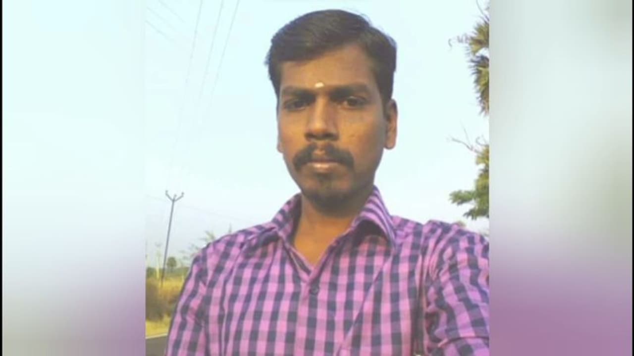 கள்ளக்காதல் விவகாரத்தில் மோதலை தடுக்கச்சென்ற கர்ப்பிணியின் கணவர் படுகொலை; காவல்துறை விசாரணை