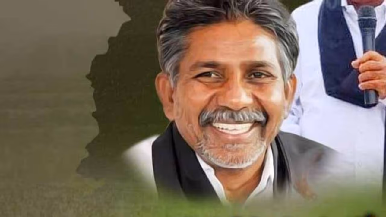 కడియం శ్రీహరికి బీఆర్ఎస్ బీ ఫాం ఎలా వస్తుందో చూస్తా: మందకృష్ణ మాదిగ కడియం శ్రీహరికి బీఆర్ఎస్ బీ ఫాం ఎలా వస్తుందో చూస్తా: మందకృష్ణ మాదిగ