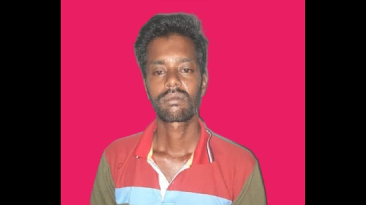 மதுபோதையில் தாய்மாமனின் மகனை கல்லால் அடித்து கொன்ற நபர் கைது மதுபோதையில் தாய்மாமனின் மகனை கல்லால் அடித்து கொன்ற நபர் கைது