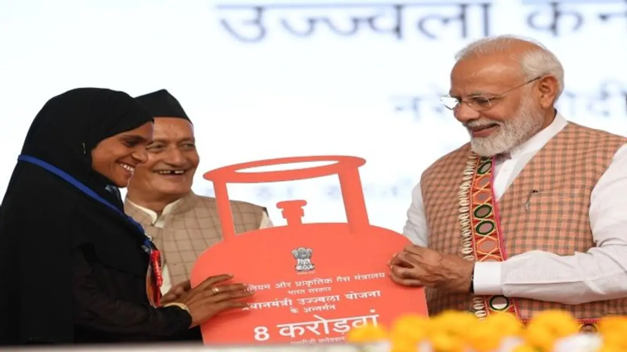 LPG Cylinder Price: उज्जवला योजना से कितनी बदली भारत की तस्वीर ? ये आंकड़े बताते हैं सच LPG Cylinder Price: उज्जवला योजना से कितनी बदली भारत की तस्वीर ? ये आंकड़े बताते हैं सच