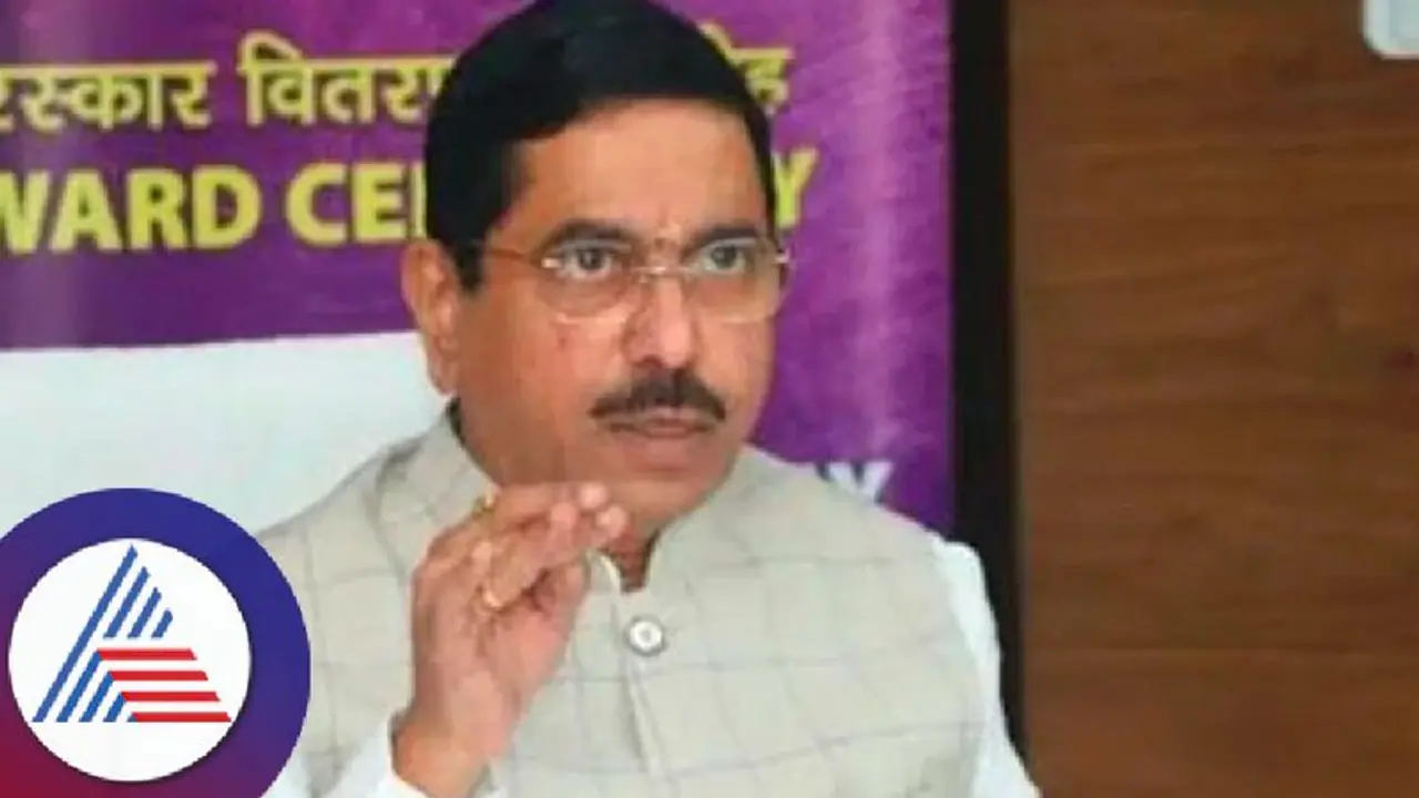 ಕೇಂದ್ರ ಸಚಿವ ಪ್ರಲ್ಹಾದ್ ಜೋಶಿ ವಿರುದ್ಧ ಭ್ರಷ್ಟಾಚಾರ ಆರೋಪ ಬೆನ್ನಲ್ಲೇ ಹುಬ್ಬಳ್ಳಿ ಎಂಟಿಎಸ್ ಜಮೀನು ಟೆಂಡರ್ ಲೀಸ್ ರದ್ದು! 