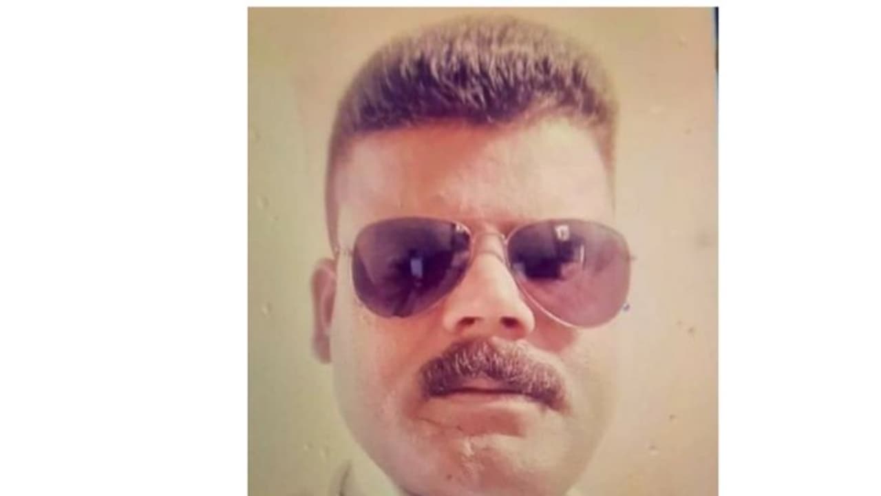 ബന്ധുവിനെ എയർഗൺ കൊണ്ട് വെടിവെച്ചു കൊന്ന കേസ്; ഒളിവിലായിരുന്ന പ്രതി പിടിയിൽ ബന്ധുവിനെ എയർഗൺ കൊണ്ട് വെടിവെച്ചു കൊന്ന കേസ്; ഒളിവിലായിരുന്ന പ്രതി പിടിയിൽ