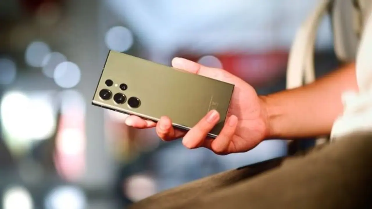 Samsung Galaxy S24 Ultra may feature iPhone 15 Pro Max style 5x telephoto camera: Report