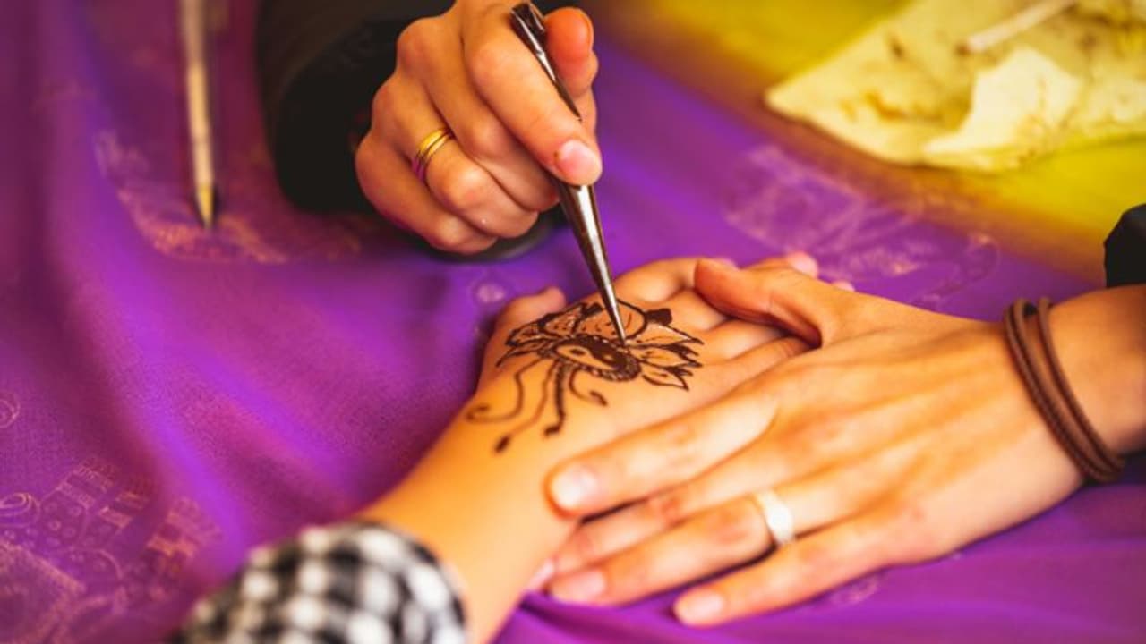 Raksha Bandhan 2023: 10 beautiful mehendi design ideas for rakhi Raksha Bandhan 2023: 10 beautiful mehendi design ideas for rakhi