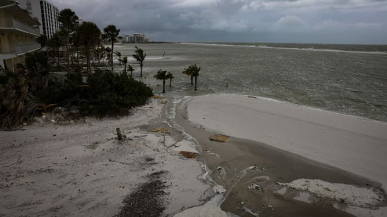 ഫ്ളോറിഡയിൽ കനത്ത നാശം വിതച്ച് ഇഡാലിയ; വൈദ്യുതിയില്ല, വെള്ളക്കെട്ട്; ചുഴലിക്കാറ്റിന്റെ ശക്തി കുറയുന്നു ഫ്ളോറിഡയിൽ കനത്ത നാശം വിതച്ച് ഇഡാലിയ; വൈദ്യുതിയില്ല, വെള്ളക്കെട്ട്; ചുഴലിക്കാറ്റിന്റെ ശക്തി കുറയുന്നു