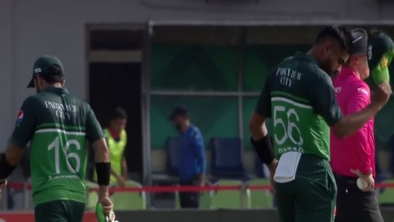 Paksitan vs Nepal: தனக்கு தானே ஆப்பு வச்சுக்கிட்ட முகமது ரிஸ்வான்; விரக்தியடைந்த பாபர் அசாம்!