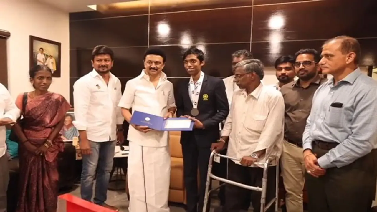 பிரக்ஞானந்தாவுக்கு முதல்வர் ஸ்டாலின் ரூ.30 லட்சம் ஊக்கத்தொகை!