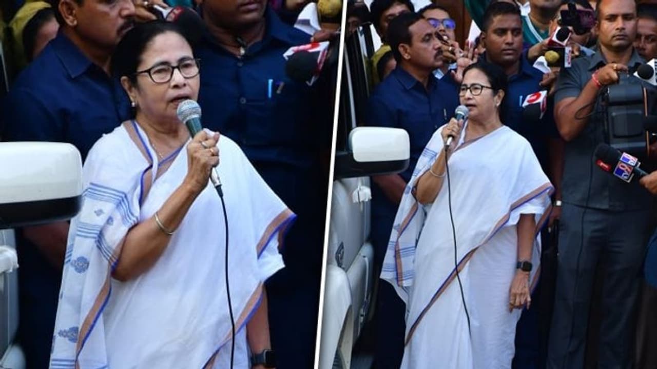 Video: Mamata Banerjee meets Amitabh Bachchan's family at their Juhu bungalow Video: Mamata Banerjee meets Amitabh Bachchan's family at their Juhu bungalow