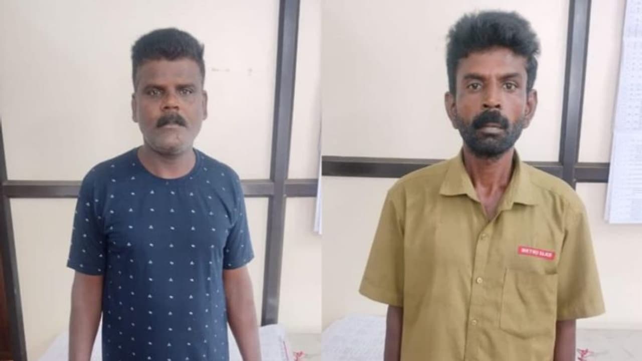 മധ്യവയസ്കന് വെടിയേറ്റ് മരിച്ച സംഭവം; ഭക്ഷണവും വെള്ളവും കിട്ടാതെ വലഞ്ഞ് പ്രതി, ഒടുവില് കീഴടങ്ങല് മധ്യവയസ്കന് വെടിയേറ്റ് മരിച്ച സംഭവം; ഭക്ഷണവും വെള്ളവും കിട്ടാതെ വലഞ്ഞ് പ്രതി, ഒടുവില് കീഴടങ്ങല്