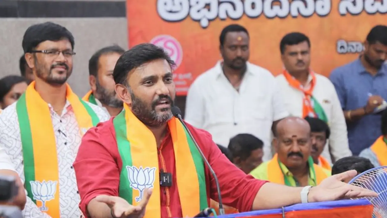 ಕಾಂಗ್ರೆಸ್‌ ಸರ್ಕಾರ ಕೇಂದ್ರ ಸರ್ಕಾರದ ಮುಂದೆ ಭಿಕ್ಷಾ ಪಾತ್ರೆ ಹಿಡಿದುಕೊಂಡು ನಿಂತಿದೆ: ಸುಧಾಕರ್ ವಾಗ್ದಾಳಿ