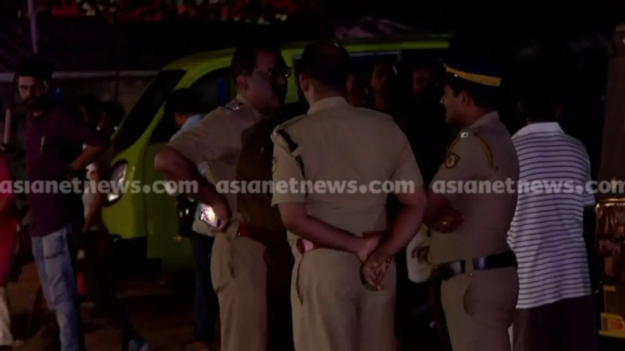 തൃശ്ശൂരിൽ മൂന്നിടത്ത് ഗുണ്ടകൾ തമ്മിൽ സംഘർഷം; 2 പേർ കൊല്ലപ്പെട്ടു, ഒരാൾക്ക് ഗുരുതര പരിക്ക് തൃശ്ശൂരിൽ മൂന്നിടത്ത് ഗുണ്ടകൾ തമ്മിൽ സംഘർഷം; 2 പേർ കൊല്ലപ്പെട്ടു, ഒരാൾക്ക് ഗുരുതര പരിക്ക്