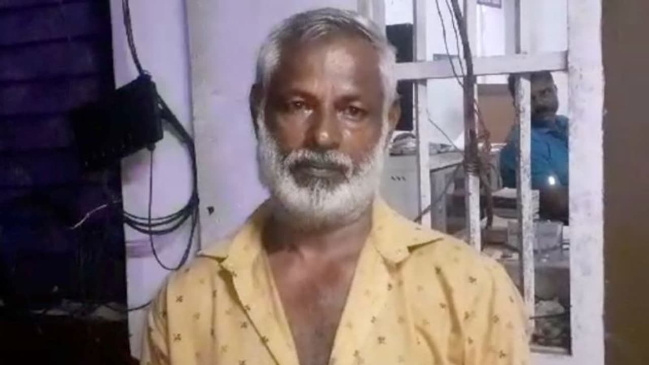 ഓണാഘോഷ പരിപാടിക്കിടെ 22കാരിയെ കടന്നു പിടിച്ച 60 കാരന് അറസ്റ്റില് ഓണാഘോഷ പരിപാടിക്കിടെ 22കാരിയെ കടന്നു പിടിച്ച 60 കാരന് അറസ്റ്റില്