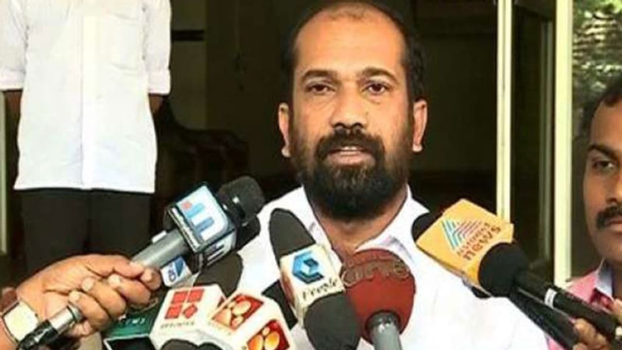 'നാളെ ഹാജരായാൽ വീട്ടിലേക്കല്ല, സതീശനൊപ്പം ജയിലിലേക്കാണ് പോകുന്നതെന്ന് മൊയ്തീനറിയാം': അനിൽ അക്കര