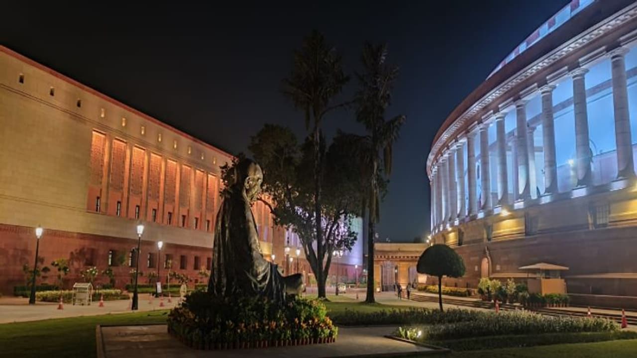 செப் 18 முதல் 22 வரை சிறப்பு நாடாளுமன்ற கூட்டத் தொடர்: மத்திய அரசு அறிவிப்பு