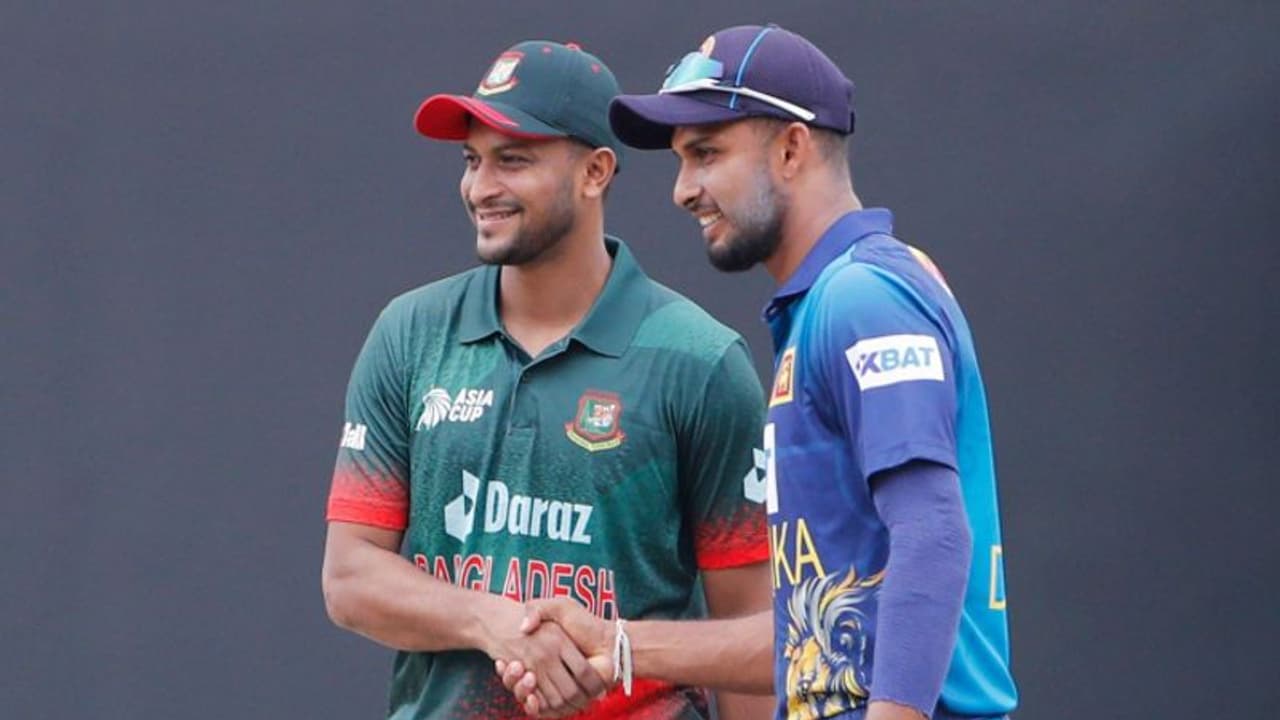 ശ്രീലങ്കയ്ക്കിരെ ഏഷ്യാ കപ്പ് സൂപ്പര് ഫോറില് ബംഗ്ലാദേശിന് ടോസ്; ഒരു മാറ്റവുമായി ഷാക്കിബും സംഘവും ശ്രീലങ്കയ്ക്കിരെ ഏഷ്യാ കപ്പ് സൂപ്പര് ഫോറില് ബംഗ്ലാദേശിന് ടോസ്; ഒരു മാറ്റവുമായി ഷാക്കിബും സംഘവും