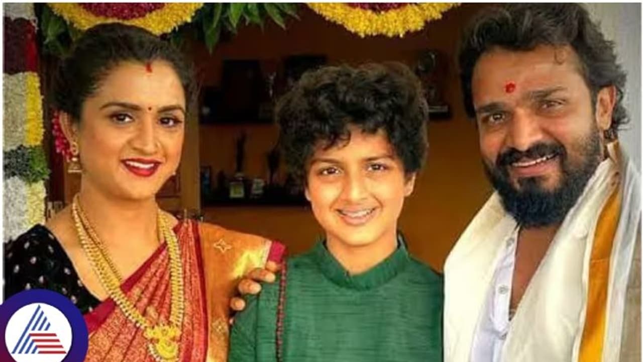 ಮೊನ್ನೆ ಕನಸಲ್ಲಿ ಬಂದಿದ್ದ ಸ್ಪಂದನಾ, ಮಗನ ಹೋಮ್ವರ್ಕ್ ಬಗ್ಗೆ ಕೇಳಿದ್ಲು: ವಿಜಯ್ ರಾಘವೇಂದ್ರ ಮೊನ್ನೆ ಕನಸಲ್ಲಿ ಬಂದಿದ್ದ ಸ್ಪಂದನಾ, ಮಗನ ಹೋಮ್ವರ್ಕ್ ಬಗ್ಗೆ ಕೇಳಿದ್ಲು: ವಿಜಯ್ ರಾಘವೇಂದ್ರ