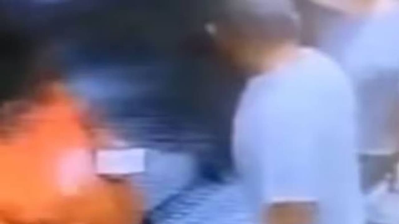 ആടിയുലഞ്ഞു, ഉള്ളിലുള്ളവർ വായുവിൽ പൊങ്ങി, പിന്നെ നിലത്തേക്ക്, അതിഭയാനകം പ്രവർത്തനം നിലച്ച ലിഫ്‍റ്റിലെ രം​ഗം