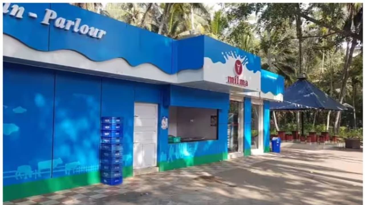 ഉത്രാടദിനത്തില് പാല് വില്പനയില് റെക്കോര്ഡ്; മില്മ തിരുവനന്തപുരം മേഖലാ യൂണിയന് ഏറ്റവും മുന്നില് ഉത്രാടദിനത്തില് പാല് വില്പനയില് റെക്കോര്ഡ്; മില്മ തിരുവനന്തപുരം മേഖലാ യൂണിയന് ഏറ്റവും മുന്നില്