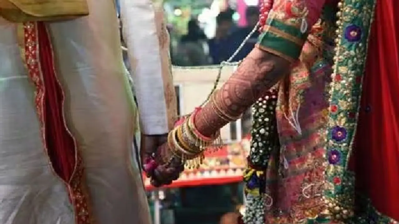 ഭാര്യ വീട്ടുജോലി ചെയ്യുന്നില്ല, മിക്ക സമയവും അമ്മയോട് ഫോണിൽ സംസാരം, വിവാഹ മോചനം ആവശ്യപ്പെട്ട് ഭർത്താവ്