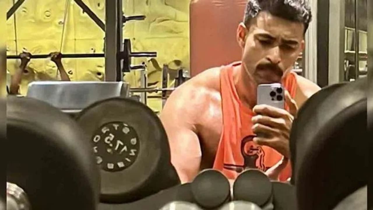 పాన్ ఇండియా సినిమా కోసం మెగా ప్రిన్స్ తంటాలు.. జిమ్ములో వరుణ్ తేజ్ కసరత్తులు షురూ. పాన్ ఇండియా సినిమా కోసం మెగా ప్రిన్స్ తంటాలు.. జిమ్ములో వరుణ్ తేజ్ కసరత్తులు షురూ.