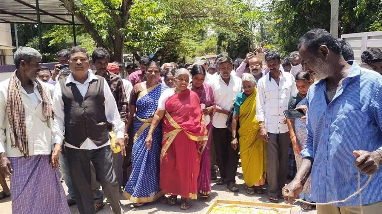 ಉಪೇಂದ್ರ ಶವಯಾತ್ರೆ ನಡೆಸಿದ ಪ್ರತಿಭಟನಾಕಾರರು: ಧಿಕ್ಕಾರ ಕೂಗುವ ಮೂಲಕ ಆಕ್ರೋಶ