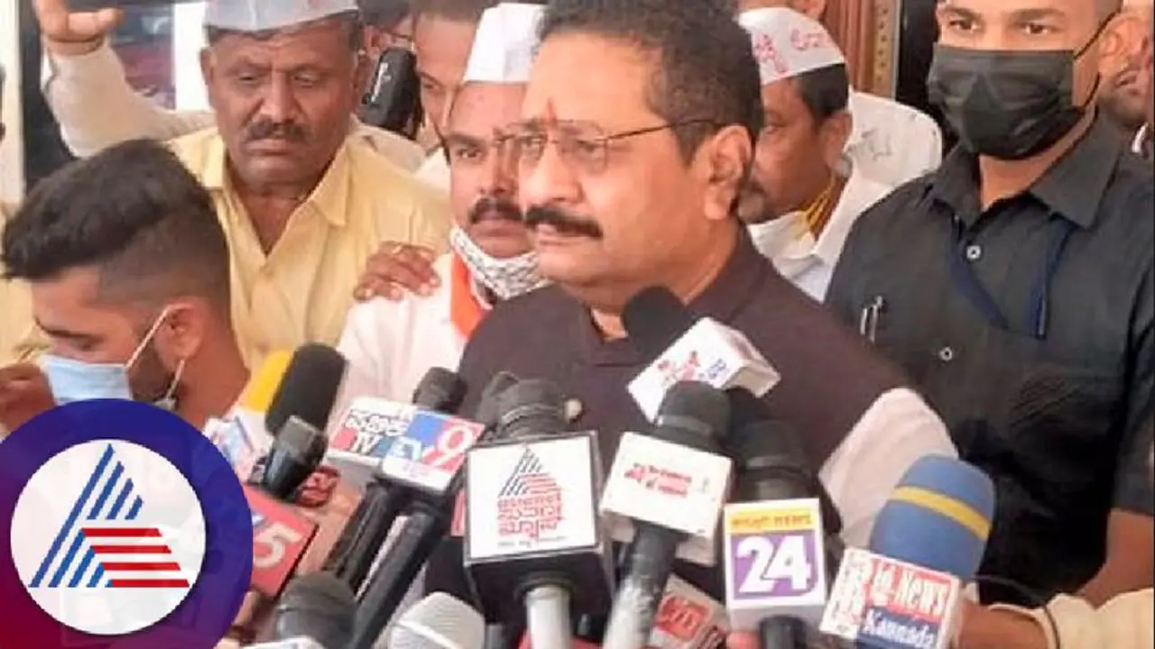 ದೇಶಾದ್ಯಂತ ವಕ್ಫ್ ಬೋರ್ಡ್ ರದ್ದಾಗಬೇಕು: ಶಾಸಕ ಯತ್ನಾಳ್ ದೇಶಾದ್ಯಂತ ವಕ್ಫ್ ಬೋರ್ಡ್ ರದ್ದಾಗಬೇಕು: ಶಾಸಕ ಯತ್ನಾಳ್