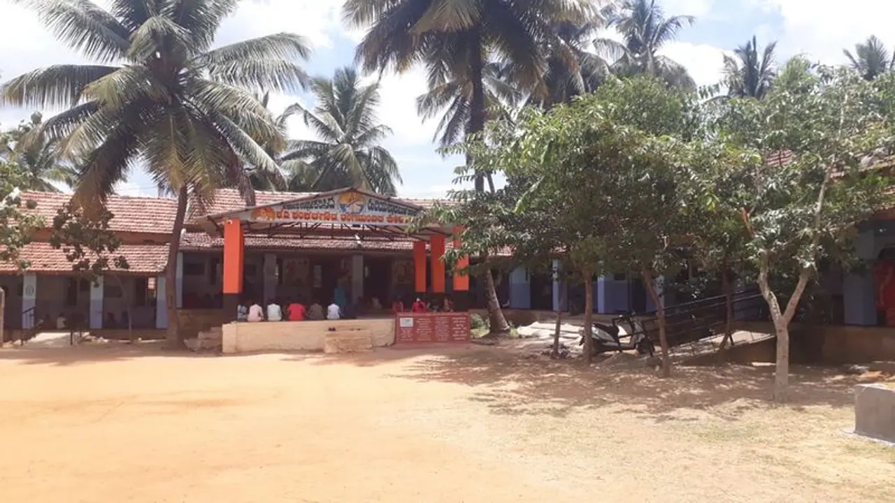 ಶಿಕ್ಷಣ ಸಚಿವರೇ ಇತ್ತ ನೋಡಿ: 153 ಮಕ್ಕಳಿರುವ ಶಾಲೆಗೆ ಒಬ್ಬನೇ ಶಿಕ್ಷಕ..! ಶಿಕ್ಷಣ ಸಚಿವರೇ ಇತ್ತ ನೋಡಿ: 153 ಮಕ್ಕಳಿರುವ ಶಾಲೆಗೆ ಒಬ್ಬನೇ ಶಿಕ್ಷಕ..!