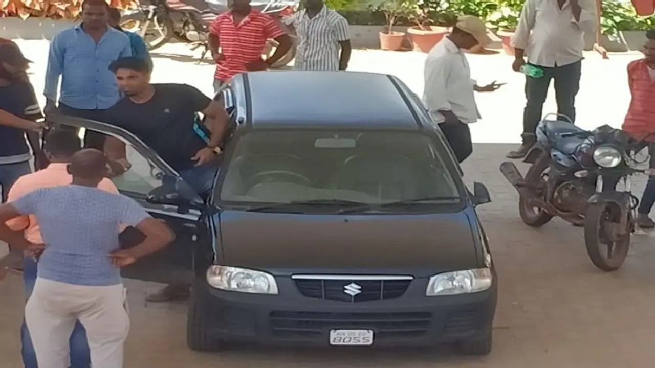 ಚಿಕ್ಕಮಗಳೂರು: ಡ್ಯೂಟಿ ಮುಗೀತು, ಬೇರೆಯವರು ಪೆಟ್ರೋಲ್ ಹಾಕ್ತಾರೆ ಎಂದಿದ್ದಕ್ಕೆ ಮನಬಂದಂತೆ ಹಲ್ಲೆ ಚಿಕ್ಕಮಗಳೂರು: ಡ್ಯೂಟಿ ಮುಗೀತು, ಬೇರೆಯವರು ಪೆಟ್ರೋಲ್ ಹಾಕ್ತಾರೆ ಎಂದಿದ್ದಕ್ಕೆ ಮನಬಂದಂತೆ ಹಲ್ಲೆ