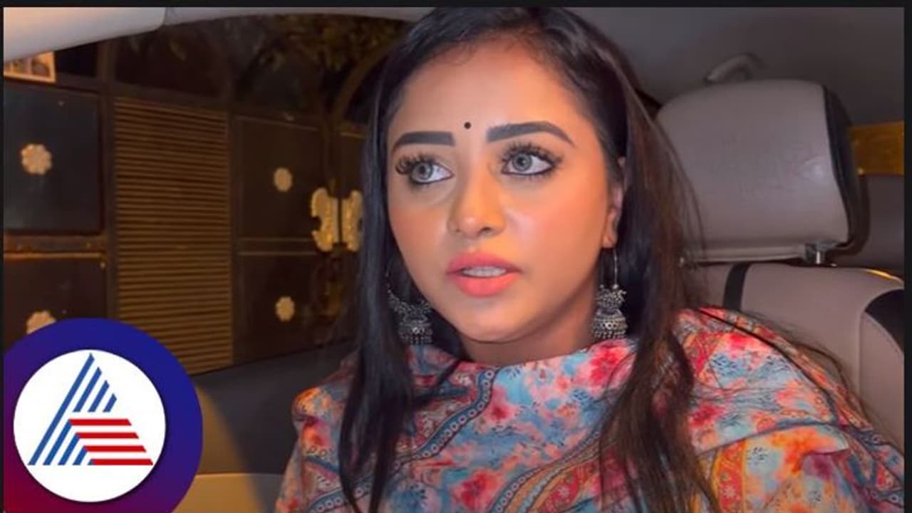 ಇದ್ದಕ್ಕಿದ್ದಂತೆ ರೀಲ್ಸ್ ಧನುಶ್ರೀಗೆ ಫೇಕ್ Subscribers; ಕಾಮೆಂಟ್ಗೆ ಬೇಸತ್ತು ಉತ್ತರಿಸಿದ ಚೆಲುವೆ! ಇದ್ದಕ್ಕಿದ್ದಂತೆ ರೀಲ್ಸ್ ಧನುಶ್ರೀಗೆ ಫೇಕ್ Subscribers; ಕಾಮೆಂಟ್ಗೆ ಬೇಸತ್ತು ಉತ್ತರಿಸಿದ ಚೆಲುವೆ!