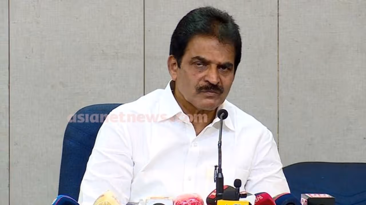 Solar scam sexual assault case: Kerala HC sends notice to Congress MP KC Venugopal Solar scam sexual assault case: Kerala HC sends notice to Congress MP KC Venugopal